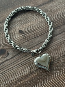 CHAIN OF LOVE