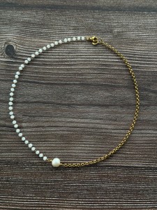 SIMPLE WHITE